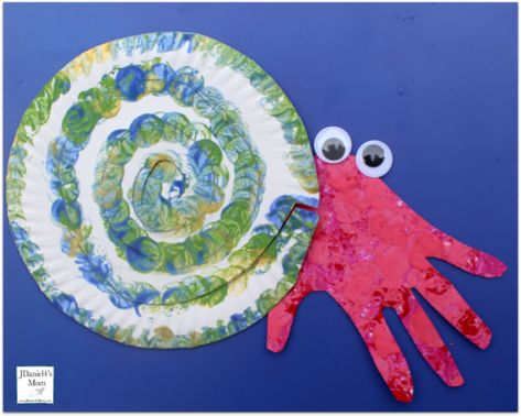 House for a Hermit Crab Craft with Wiggly Eyes - Completed Crab Hermit Crab Craft, Preschool Summer Crafts, Hermit Crab Crafts, A House For Hermit Crab, Eric Carle Crafts, Crab Craft, Summer Preschool Crafts, Crab Crafts, Preschool Ocean