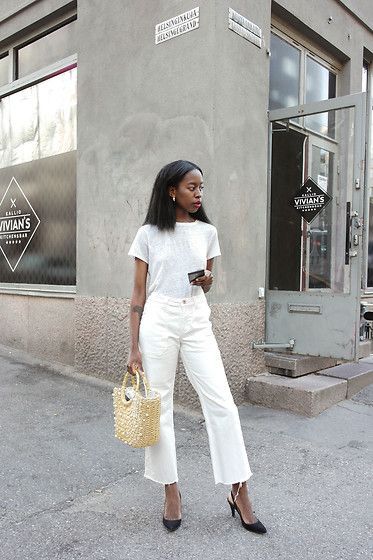 stellawantstodie: Today´s inspo : total white look Summer Outfits Women 20s, Minimalist Moda, Casual Summer Outfits For Women, Look Jean, All White Outfit, Outfit Jeans, Mode Casual, Inspiration Mode, White Outfits