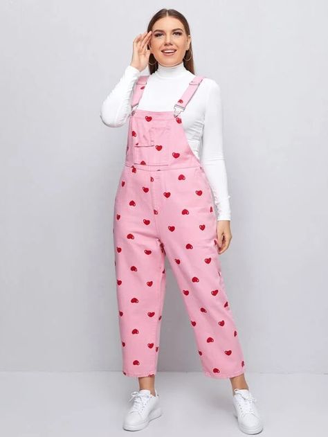 Plus Heart Allover Print Denim Overalls | SHEIN USA Dungaree Outfits, Lovecore Fashion, Pink Overalls, Overalls Plus Size, Space Outfit, Denim Dungarees, Top Jeans, Plus Size Denim, Print Denim