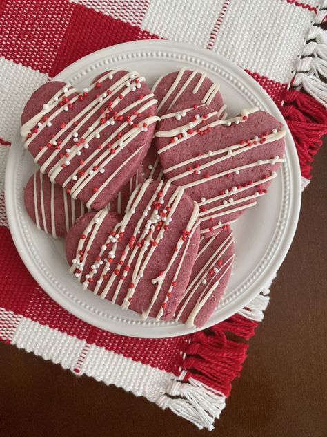 Raspberry Powder Recipes, Raspberry Sugar Cookies, Raspberry Cookie Recipes, Raspberry Powder, Roll Out Sugar Cookies, Perfect Sugar Cookies, Perfect Cookies, Raspberry Cookies, Pink Cookies