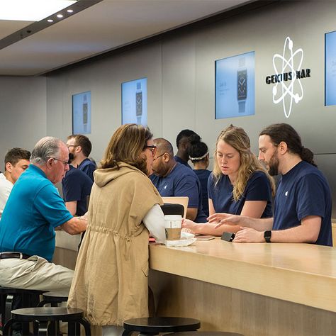 The Default Setting Every Apple Store Employee Loves Because It Makes Your iPhone Run Like Brand New - SHEfinds Apple Employee, Mobile Accessories Shop, Apple Company, Iphone Store, Laptop Service, Employee Uniform, Apple Shop, Retail Signage, Personal Identity