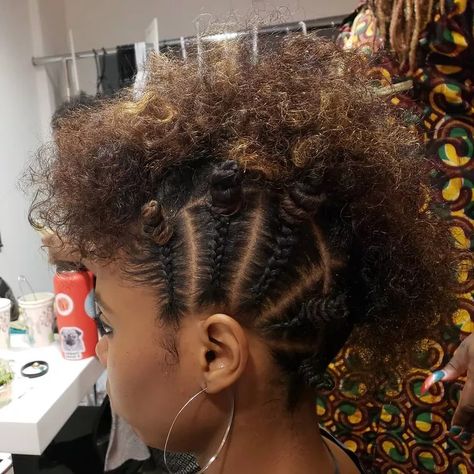 43 Curly Mohawk Looks for Your Next Hair Appointment Girl Mohawk, Mini Afro, Natural Hair Mohawk, Curly Mohawk Hairstyles, Curly Mohawk, Natural Braided Hairstyles, Mohawk Styles, Natural Vibes, Side Swept Hairstyles