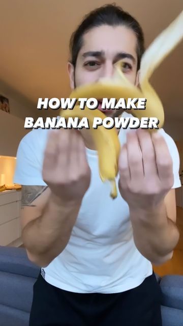 Armen Adamjan on Instagram: "Awesome way to recycle banana peels! 🤩 PS: you can also use the powder to fertilize your plants, it’ll speed up their growth! 🌱 . . PS: My NEW Book is out! Order your copy on my website: www.creativeexplained.com 🤟 . . #bananatea #lifehacks #tea #lifehack #diy #howto #creativeexplained #plantbased #beautyhacks #beautytips #selfcare #recyle #tiktokstar #naturalremedies #cookinghacks #banana #kitchenhacks #cookinghacks #healthyfood #healthyrecipes" Banana Peel Uses, How To Store Bananas, Banana Tea, Banana Health Benefits, Banana Peels, Banana Drinks, Banana Powder, Burn Stomach Fat, Diy Drinks