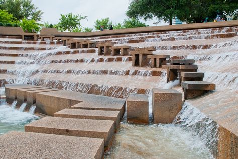 Water Restaurant, Fort Worth Water Gardens, Water Hotel, Hotel Landscape, Logan's Run, Texas Destinations, Wrapped Chicken, Philip Johnson, Public Architecture