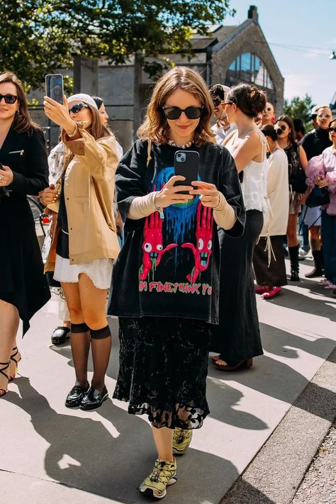 Copenhagen Street Style Summer, Copenhagen Fashion Week Street Style, Copenhagen Street Style, Campaign Fashion, Street Style Photos, Copenhagen Fashion, Vogue Us, Ootd Dress, Style Muse