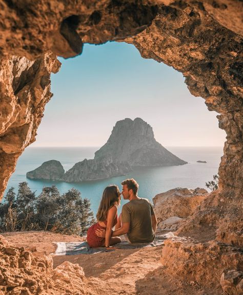 What to do in Ibiza - Itinerary to visit Ibiza - Travel Blog Ibiza Island, Ibiza Travel, Ibiza Beach, Ibiza Spain, Voyage Europe, Road Trip Itinerary, Spain Travel, Beautiful Places To Visit, Travel Inspo