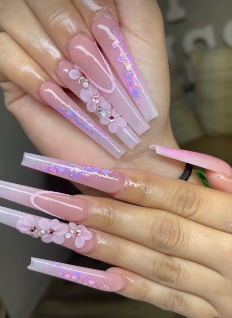 Easy Nail Art Tutorial, Pink Bling Nails, Purple And Silver Nails, Occasion Nails, Long Acrylic Nail Designs, Diy Acrylic Nails, Pedicure Manicure, Beige Nails, Nails Design With Rhinestones