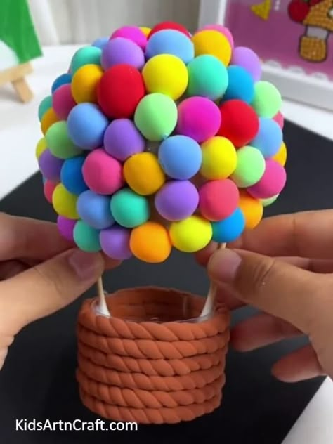 Amazing Hot-air Balloon Clay Craft Step by Step Tutorial For Kids Check more at https://www.kidsartncraft.com/hot-air-balloon-clay-craft-tutorial/ Clay Hot Air Balloon, Polymer Clay Hot Air Balloon, Hot Air Ballon Craft Diy, Thermocol Craft, Ball Craft, Balloon Craft, Energy Drink Recipe, January Colors