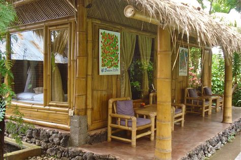 Bahay Kubo Design, Bamboo Hut, Queen Size Canopy Bed, Bamboo Building, Philippine Houses, Hut House, Tropical House Design, Aesthetic Interior Design, Wooden House Design