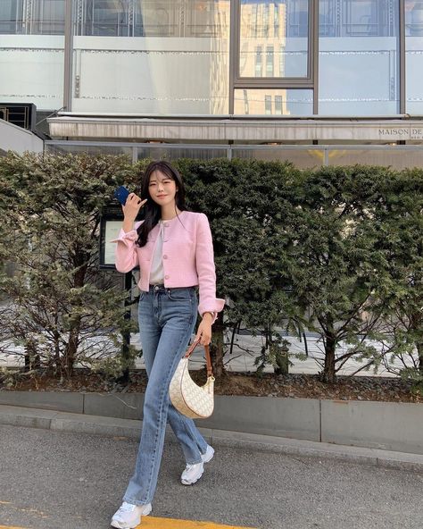 Girly Winter Outfits Aesthetic, Pink Tweed Blazer Outfit, Icy Fashion, Fashion Blazer Outfits, Korean Spring Outfits, Minimalist Fashion Outfits, Korean Outfit Street Styles, Korean Casual Outfits, Cold Outfits