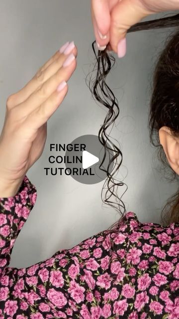 Just another Curly Girl ⭐️ on Instagram: "Finger coiling technique for more curl definition 😍 
Have you tried this?
#curlyhairtutorial #hairtutorial #curlyhair #curls #curlyhairroutine" How To Finger Coil, Finger Coiling, Coiling Technique, Finger Curls, Finger Coils, Curl Definition, Curly Hair Tutorial, Curly Hair Routine, Kids Bath