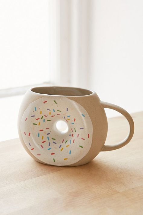 Doughnut Mug Donut Coffee, Tassen Design, Cute Coffee Mugs, Cool Mugs, Coffee Cafe, Cute Mugs, Cups And Mugs, Mug Cup, Tea Mugs