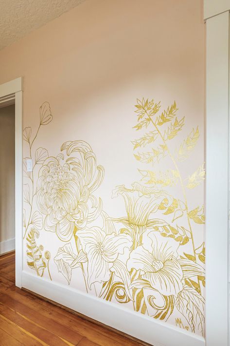 Wall Mural Home, Hallway Mural Ideas, Painting Ideas For Bedroom Walls, Bedroom Wall Mural Diy, Bedroom Mural Ideas Paint, Line Art Wall Mural, Gold Mural, Floral Wall Stencil, Wall Painting Ideas