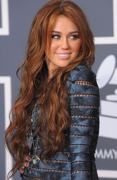 Miley Cyrus Long Hair, Miley Cyrus Brown Hair, Old Miley Cyrus, Brunette Long Hair, Miley Cyrus Hair, Miley Cyrus Photoshoot, Miley Stewart, Miley Cyrus Style, Noah Cyrus