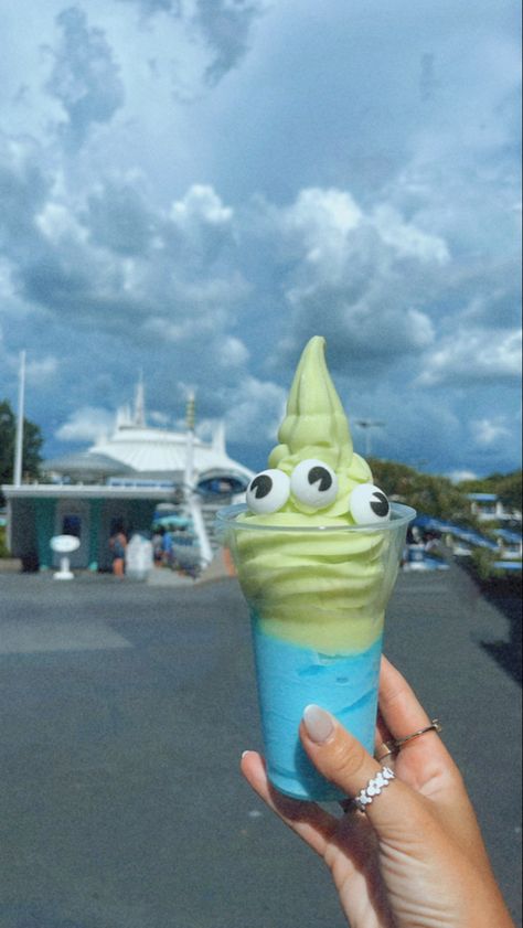 Walt Disney World Food, Disney World Food Pictures, Disney Parks Food, Disneyworld Foods, Disney Park Food, Disney Ice Cream, Disney World Snacks, Yum Snacks, Park Snacks