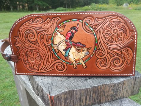 Custom Leather Work, Leather Tools, Leather Ideas, Leather Carving, Leather Crafts, Leather Art, Birthday List, Painting Leather, Leather Products