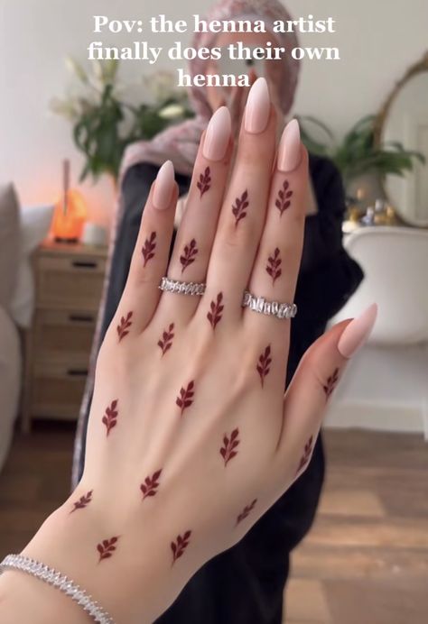 Henne Tattoo, Short Mehndi Design, Jagua Henna, Tato Jari, Simple Mehendi Designs, Tato Henna, मेहंदी डिजाइन, Henna Tattoo Hand, Henna Tattoo Designs Hand