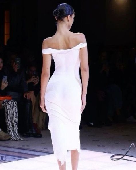 Bella Hadid Has Her Futuristic Coperni Slip Dress Spray-Painted on Live on the Runway during the brand’s spring summer 2023 runway show @coperni @bellahadid #bellahadid#coperni#fashion#runway Bella Hadid Runway, Summer 2023 Runway, Isabella Hadid, Fashion Portfolio, Getting Dressed, On Live, Spring Summer 2023, Fashion Runway, Celebrity Look