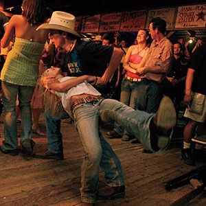 Swing Dance Aesthetic, Country Swing Dance, Gruene Hall, Crowded Place, Country Relationships, Cotton Eyed Joe, Cute Country Couples, Country Line Dancing, Texas Music