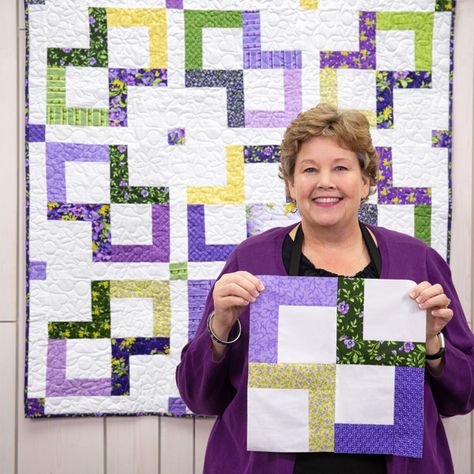 Daisy Chain Quilt – Missouri Star Blog Jenny Doan Tutorials, Missouri Quilt Tutorials, Missouri Quilt Company, Missouri Star Quilt Company Tutorials, Missouri Star Quilt Tutorials, Beginner Quilting Projects, Easy Quilting, Missouri Quilt, Hand Quilting Patterns