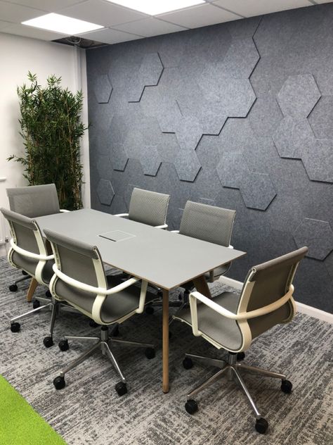 Boardroom Wall Design, Hexagon Office Design, Lecture Hall Design, Office Partition Design, Professional Office Furniture, Office Furniture Layout, Boardroom Furniture, Student Lounge, Wall Panel Design