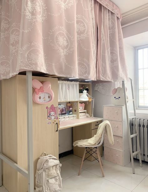 College Dorm Room Ideas Lofted Beds Aesthetic, Chinese Dorm Room, Cute Dorm Room Ideas Pink, Dorm Room Ideas Light Pink, Dorm Room Ideas Orange, Kawaii Dorm Room, Room Ideas Light Pink, Pink Dorm Ideas, Dorm Inspo Pink