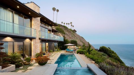 Santa Barbara Beach House, Saltwater Hot Tub, Santa Barbara House, Santa Barbara Beach, Beach Estate, Los Angeles International Airport, Miramar Beach, Eternal Summer, Secluded Beach