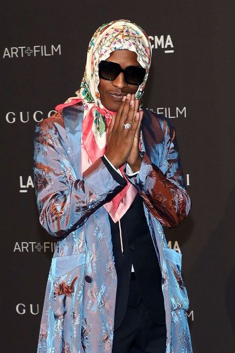 Madea...is that you?! ASAP Rocky, needs to quit it, asap. He wilded out, at the2018 LACMA Art + Film Gala - Arrivals Asap Rocky Scarf, Cold Pics, Celebrity Fits, Asap Rocky Fashion, Friends Photoshoot, Pretty Flacko, Rapper Style, A$ap Rocky, Vibe Check