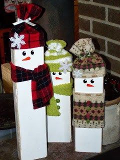 2×4’s make great snowmen….who knew? – Recycled Crafts Wooden Snowman Crafts, Diy Snowman Crafts, Diy Snowman Decorations, 2x4 Crafts, Holiday Wood Crafts, Diy Schneemann, Snowman Crafts Diy, Wooden Snowmen, Wood Snowman