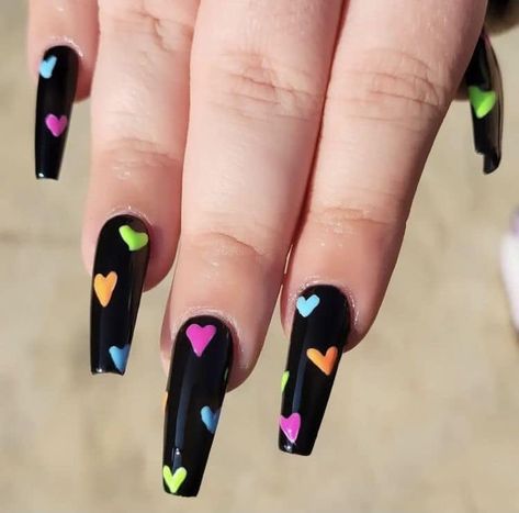 Black Nails With Neon Hearts, Black Nails With Hearts Art Designs, Emo Valentines Day Nails, Black Anti Valentines Day Nails, Dark Heart Nails, Black And Pink Heart Nails, Valentines Day Nails Dark, Black Nails With Hearts, Emo Valentines Nails