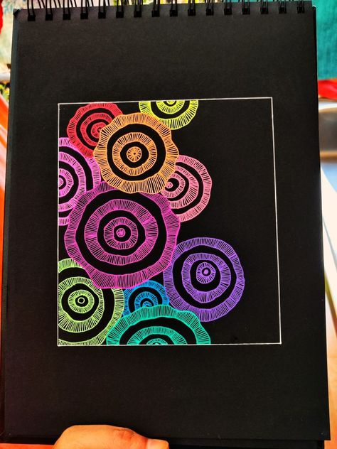 Color Pen Art Doodles, Gelly Roll Pens Art Doodles, Gel Pen Doodles, Circle Abstract Art, Colorful Doodles, Gel Pen Art, Circle Abstract, Black Paper Drawing, Posca Marker