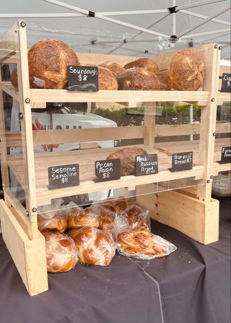 Hanging Art Ideas, Farm Market Ideas, Farmers Market Stand, Bread Display, Farmers Market Booth, Farmers Market Display, Home Bakery Business, Food Business Ideas, Homemade Sourdough Bread