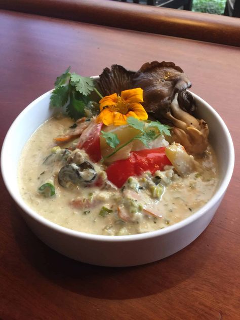 Thai Green Curry with Chicken, Broccoli, and Cauliflower Green Curry Chicken, Broccoli And Cauliflower, Lime Leaves, Thai Green Curry, Asparagus Fries, Vegetable Fried Rice, Oyster Mushrooms, Cooking Club, Silver Linings