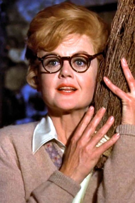 Angela Lansbury‘s children are saddened by the news of their mother's passing, who passed away peacefully in her sleep. Classic Family Movies, David Tomlinson, Bedknobs And Broomsticks, Star Wars Watch, Angela Lansbury, Comedy Film, Dapper Day, Family Movie Night, Movie Titles