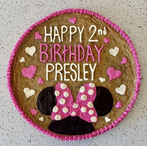 Disney Cookie Cake, Birthday Message Cookies, Minnie Mouse Cookie Cake, Stacked Cookie Cake, Cute Cookie Cake Designs, Cookie Cake Decorating Ideas, Giant Cookie Cake, Message Cookies, Big Cookies