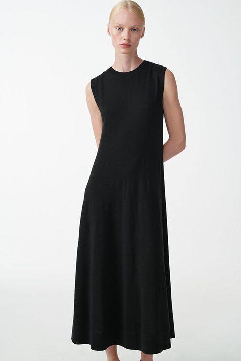 Wardrobe Window, Wardrobe Shopping List, Merino Wool Dress, Alexa Chung Style, Black Minimal, Minimalist Fashion Women, Fashion Tips And Tricks, Styles Clothes, Knit Dresses