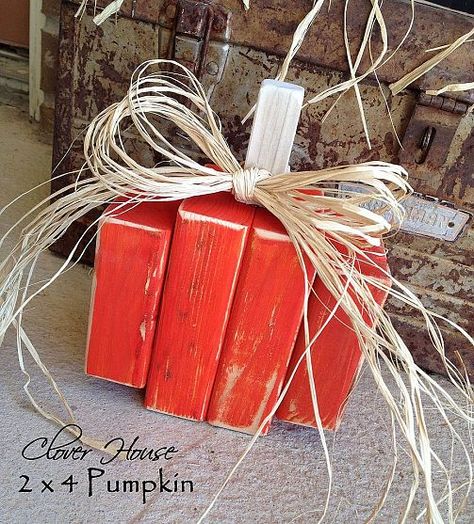 2x4 Black Cats 2x4 Crafts, Block Pumpkins, Fall Wood Crafts, Holiday Decor Thanksgiving, Halloween Wood Crafts, Rustic Fall Decor, Wooden Pumpkins, Wood Pumpkins, Fun Halloween Decor