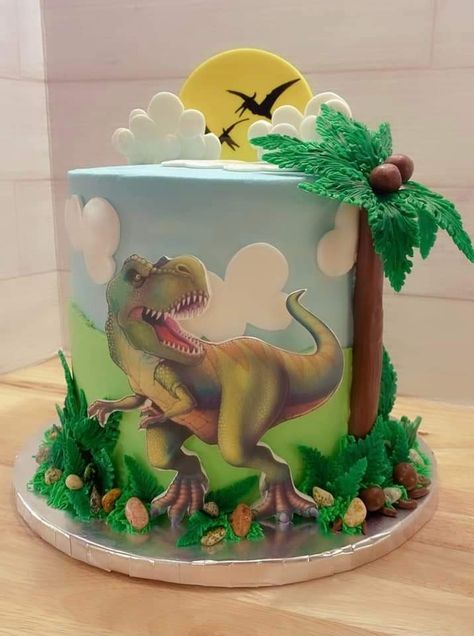 T Rex Cake Easy, Dinasour Cakes Ideas, 2 Teir Birthday Cake, Jurassic World Cake, Dino Birthday Cake, T Rex Cake, Zoo Cake, Jurassic Park Birthday Party, Dinosaur Birthday Theme