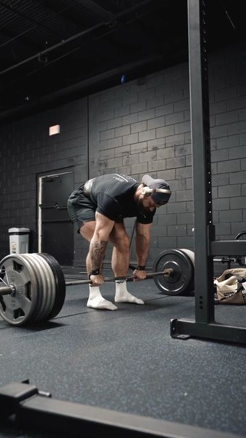 Weight Training For Beginners, Bodybuilding Inspiration, Chris Bumstead, Gym Photography, Gym Wallpaper, Bodybuilding Pictures, Inspiration Fitness, Endurance Workout, Gym Photos