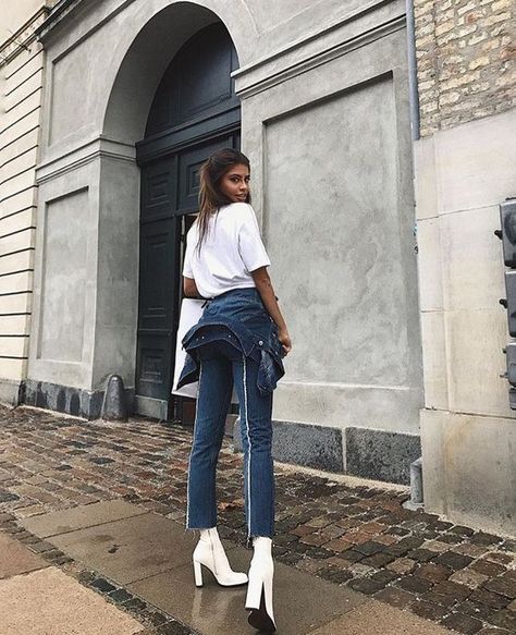 The Ultimate Guide to This Season's Boots White Boots Outfit, White Ankle Boots, Cooler Look, Web Designer, White Boots, Outfit Goals, Mode Vintage, Outfits Casuales, Look Fashion