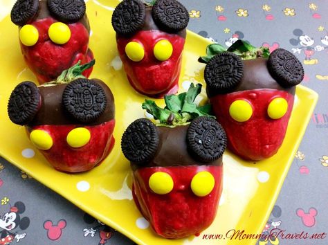 Mickey Mouse Chocolate Covered Strawberries Mickey Mouse Chocolate Covered Pretzels, Disney Manicure, Tamales Recipe Pork, Mouse Chocolate, Fruit Carvings, Watermelon Cocktail, Blackberry Syrup, Fish Extender, Pretzel Rods