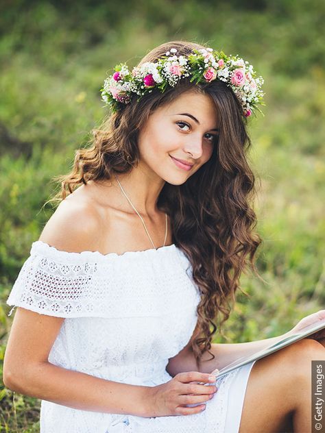 Flower Crown Photoshoot, Stephanie Ledda, Hairstyles Photoshoot, Crown Photoshoot, Hair Flower Crown, Flower Hairstyles, Flower Crown Hairstyle, Hair Flower, Down Hairstyles