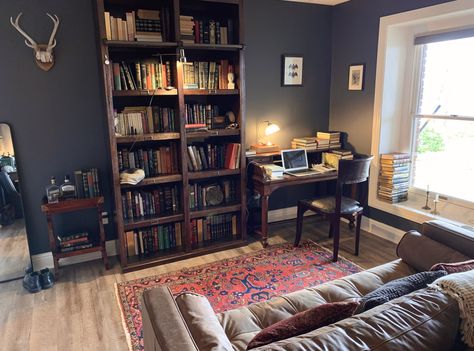 Dark Academia Bedroom Aesthetic, Academia Bedroom Aesthetic, Cozy Study Space, Academia Aesthetic Bedroom, Dark Academia Aesthetic Bedroom, Dark Academia Bedroom Ideas, Dark Bedroom Aesthetic, Cozy Academia, Dark Academia Bedroom