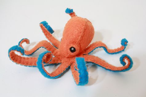 teeny orange and teal felt octopus by TallysBestiary on Etsy Felt Octopus, Felt Fish, Felt Toys Patterns, Felt Crafts Diy, Diy Baby Gifts, Felt Book, Felt Decorations, Felt Diy, Felt Toys