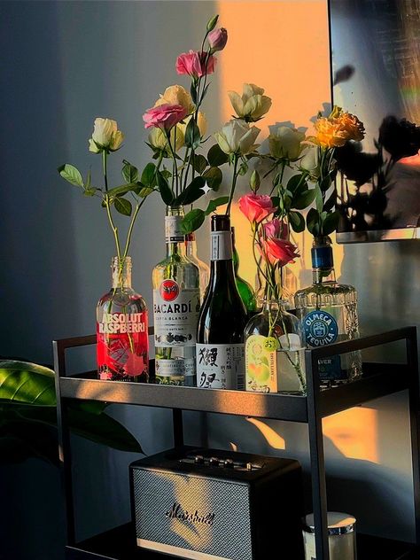 Wine Shop Decor, Crate And Barrel Aesthetic, Flower In Bottle, Diy Decorations Ideas, Uni Room, Room Goals, Apartment Decor Inspiration, Dream Apartment, Room Makeover Inspiration