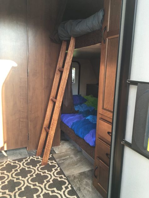 Jayco X213 Bunk Ladder – Restricted Ayerspace Camper Bunk Bed Ideas For Kids, Rv Bunk Ladder, Camper Bunk Bed Ideas, Rv Bunk Beds Ideas, Bunkhouse Remodel, Stacked Beds, Caravan Bunk Beds, Caravan Bunks, Camper Bunk Beds