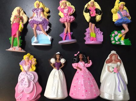 Sometimes McDonald's just couldn't cut it, but other times they totally nailed it and gave us a great toy. 1990s Barbie Dolls, 1980s Barbie, Childhood Memories 90s, Childhood Memories 2000, Mcdonalds Toys, Eat This Not That, 90s Toys, Happy Meal Mcdonalds, Barbie Toys