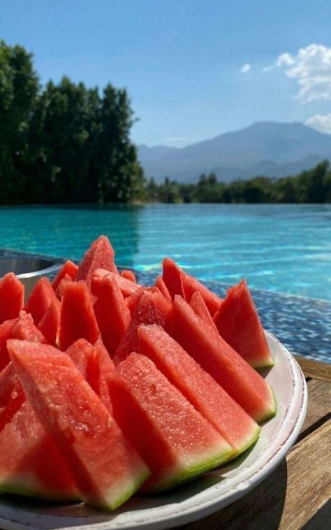 Aesthetic Watermelon, Patio Gardening, Watermelon Cocktail, Easy Patio, Watermelon Drink, Watermelon Salad, Watermelon Recipes, Summer Watermelon, Secret Ingredient