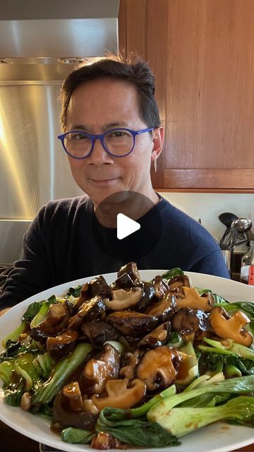 Dr. William Li on Instagram: "This recipe is full of disease-fighting bioactives AND flavor. Enjoy!" Eat To Beat Disease Dr William Li Recipes, William Li Recipes, Dr Vegan Recipes, Dr William Li Food List, Dr William Li Recipes, Pho Shrimp, Dr William Li, Yummy Nummies, William Li