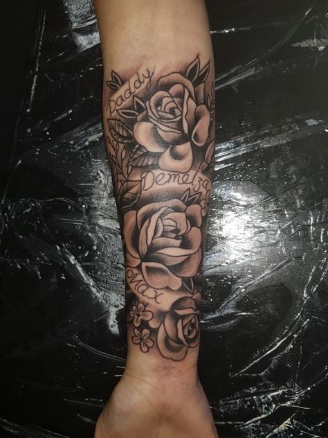 Sleeve Tattoos With Names, Half Sleeve Memorial Tattoos For Women, Half Sleeve Tattoos For Moms With Kids, Sleeve Tattoo With Names, Half Sleeve Tattoos For Moms, Mum And Dad Tattoos, Rip Tattoos For Dad, Name Tattoo Ideas, Kids Tattoo